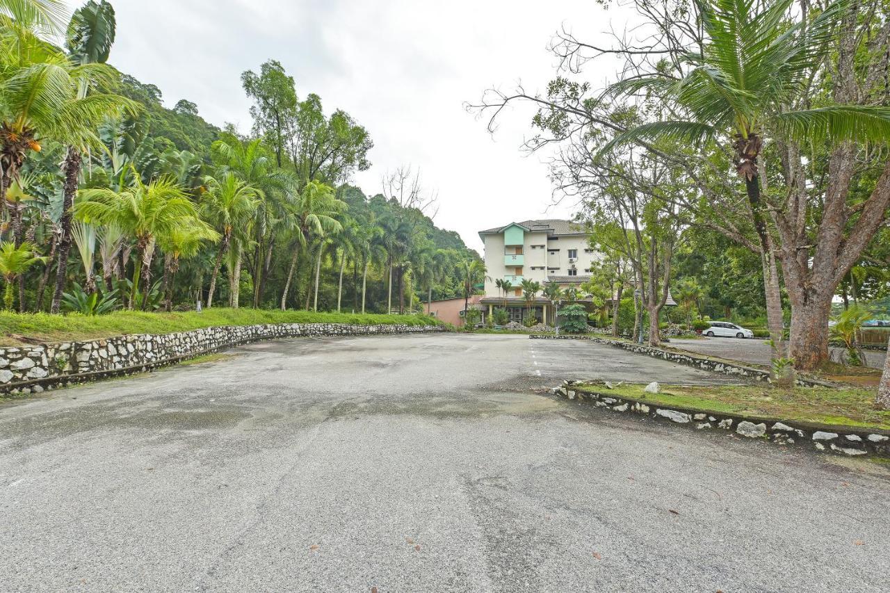 Oyo Home 90700 Teluk Batik Holiday Apartment Kampong Telok Batu Экстерьер фото