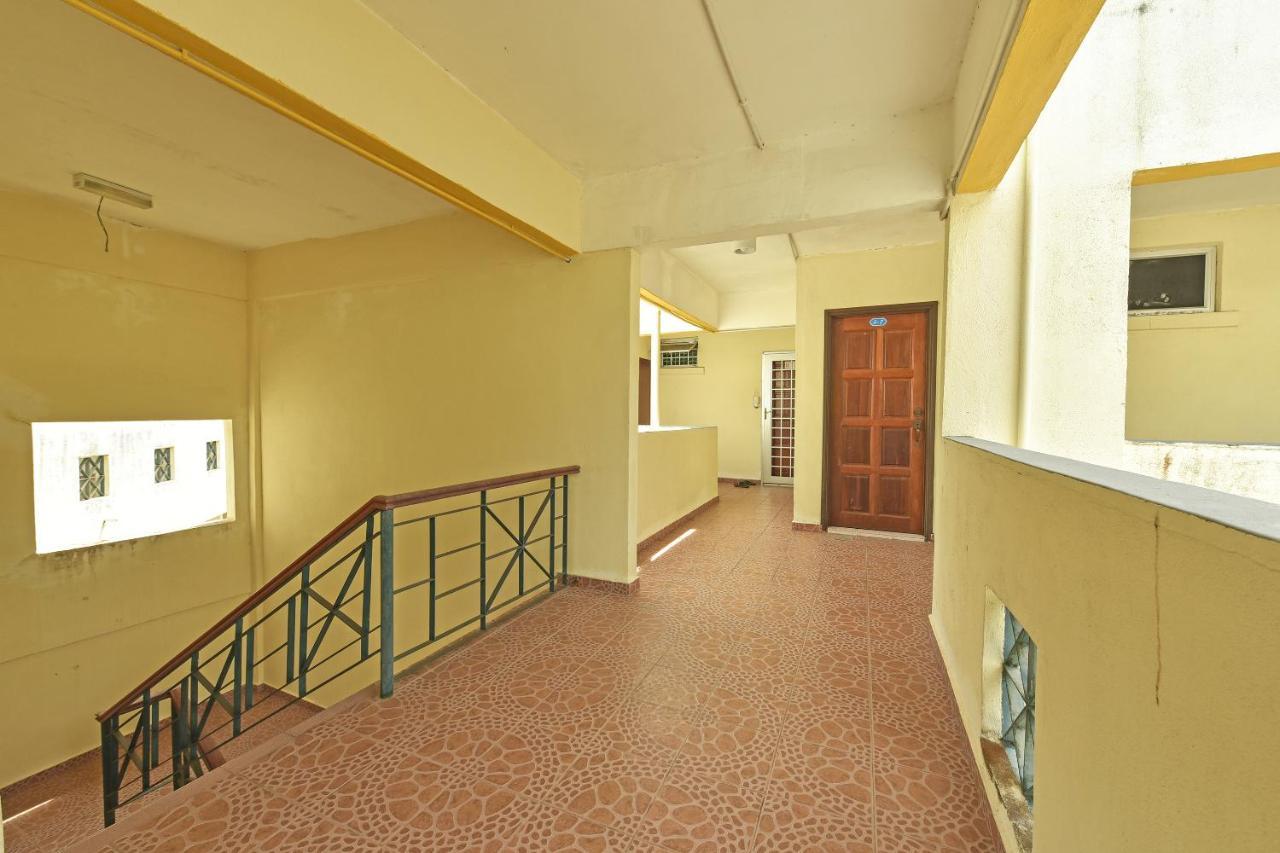 Oyo Home 90700 Teluk Batik Holiday Apartment Kampong Telok Batu Экстерьер фото