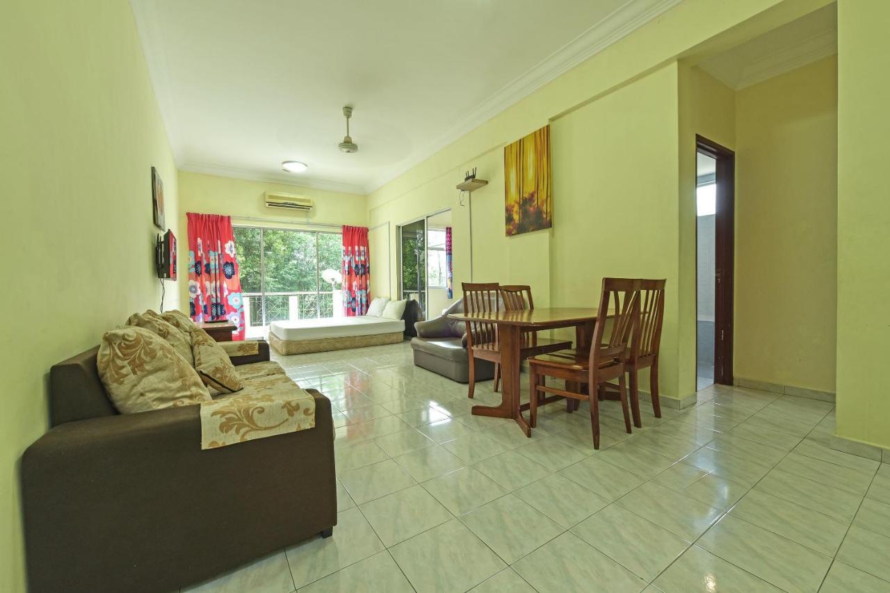 Oyo Home 90700 Teluk Batik Holiday Apartment Kampong Telok Batu Экстерьер фото