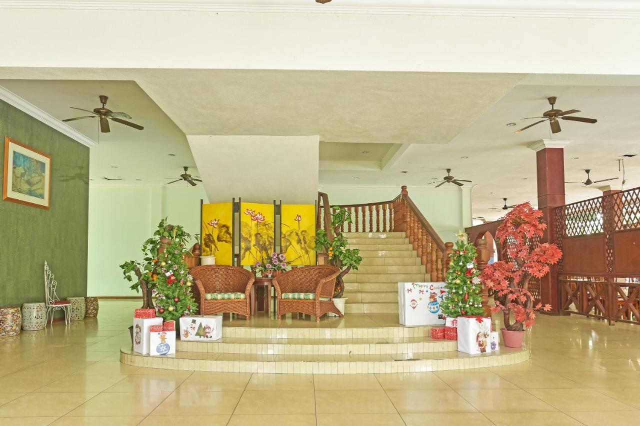 Oyo Home 90700 Teluk Batik Holiday Apartment Kampong Telok Batu Экстерьер фото