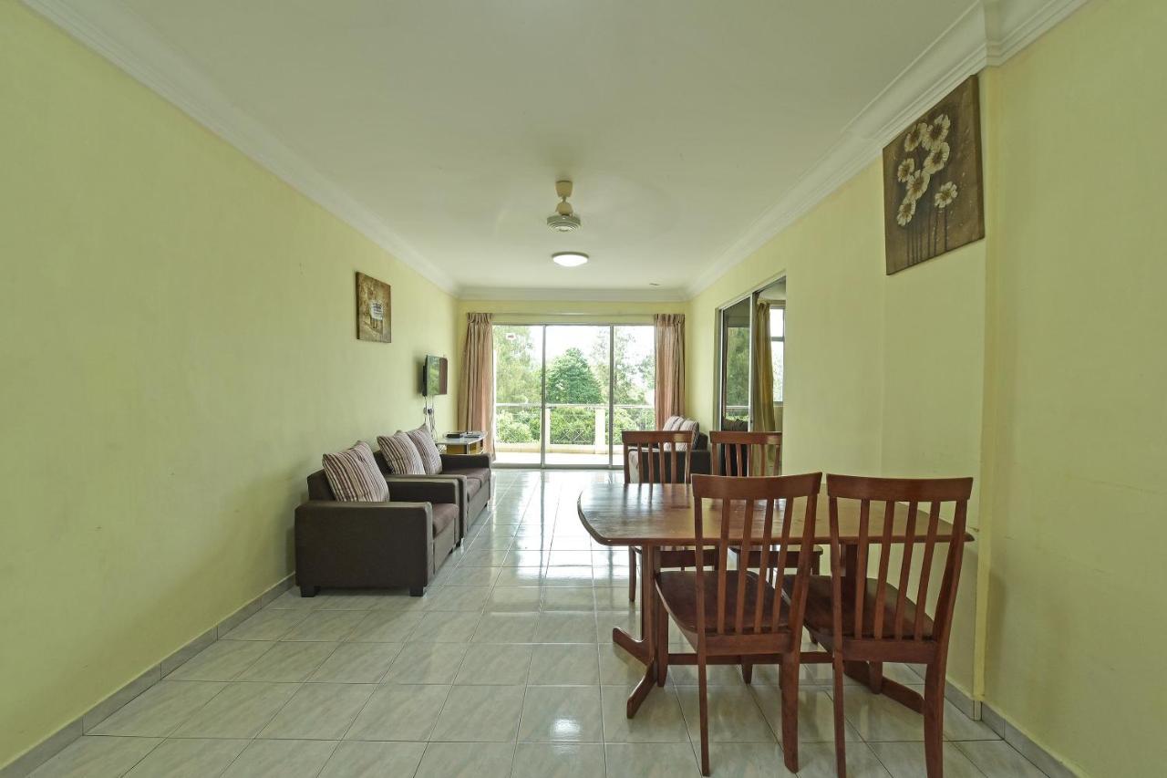 Oyo Home 90700 Teluk Batik Holiday Apartment Kampong Telok Batu Экстерьер фото