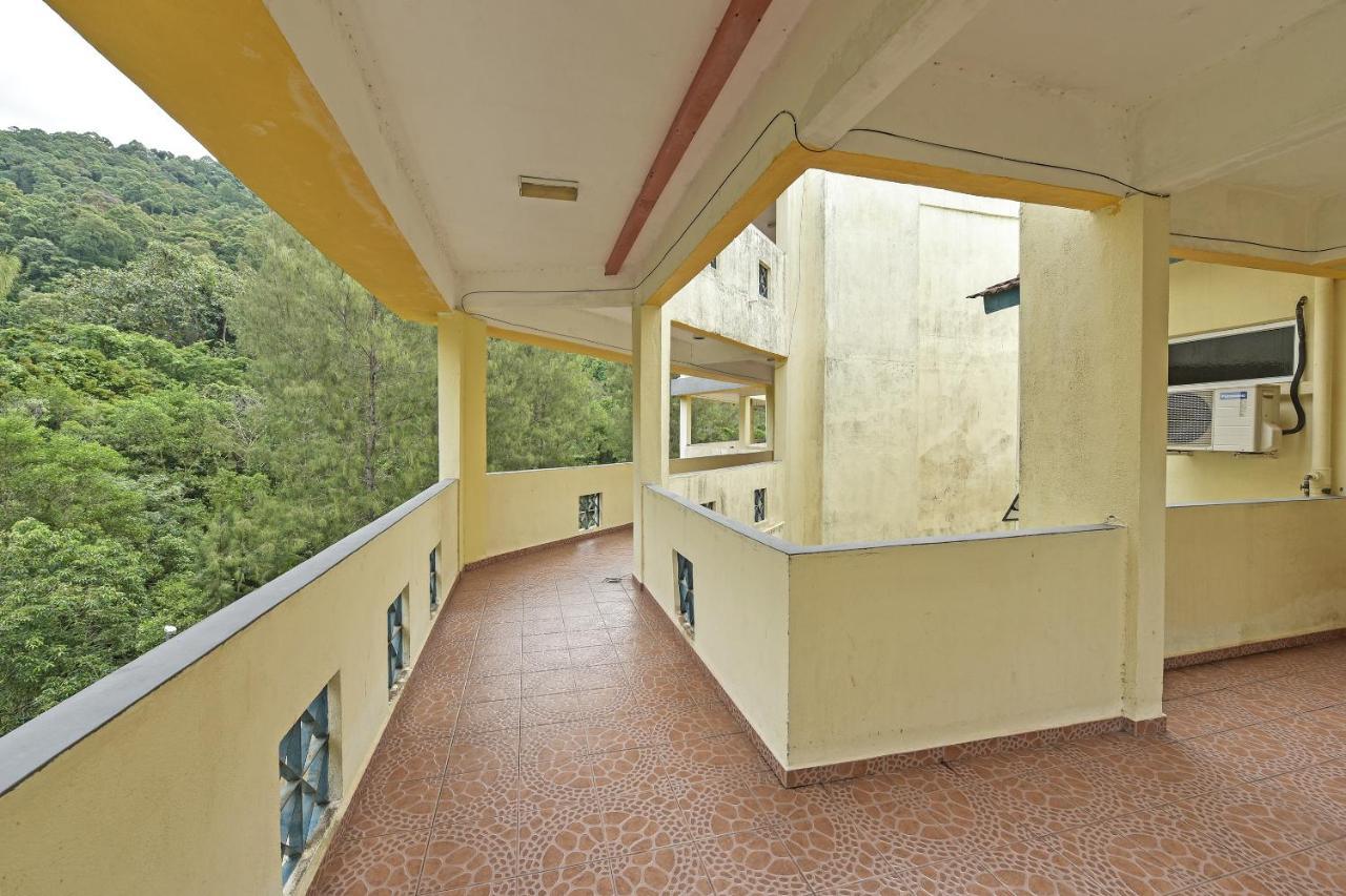 Oyo Home 90700 Teluk Batik Holiday Apartment Kampong Telok Batu Экстерьер фото