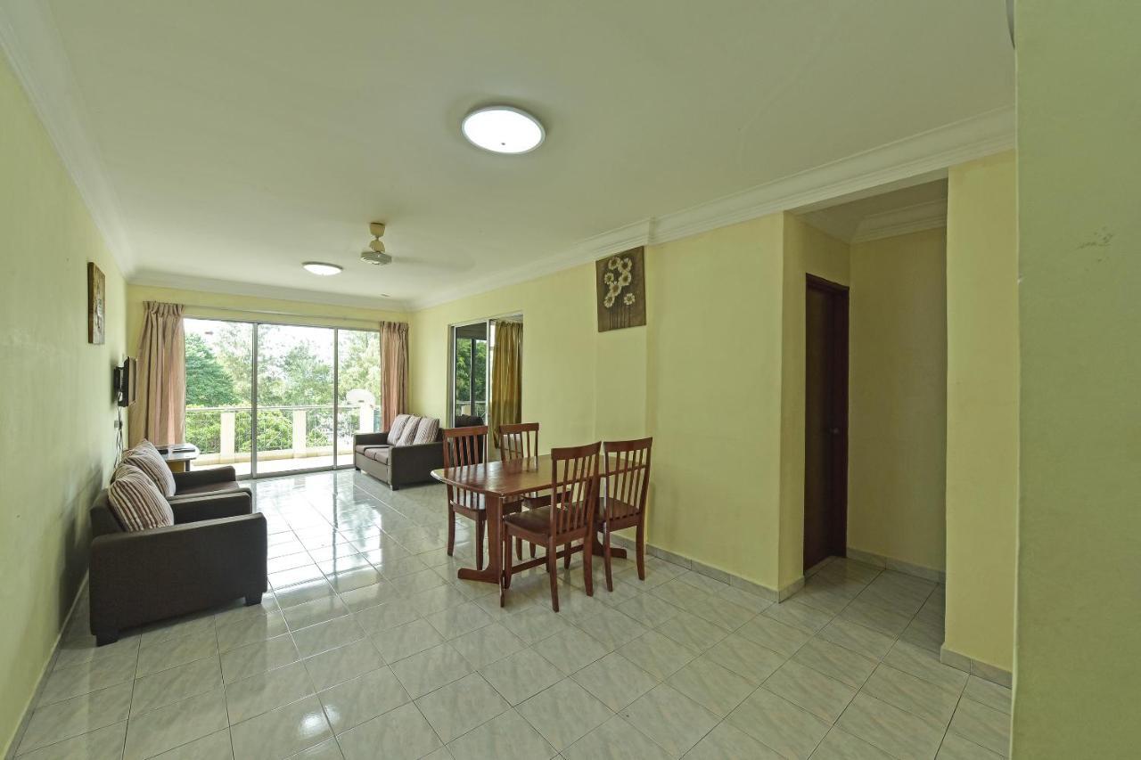 Oyo Home 90700 Teluk Batik Holiday Apartment Kampong Telok Batu Экстерьер фото