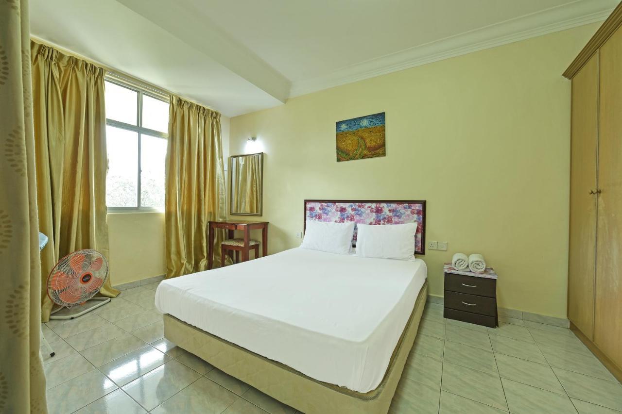 Oyo Home 90700 Teluk Batik Holiday Apartment Kampong Telok Batu Экстерьер фото