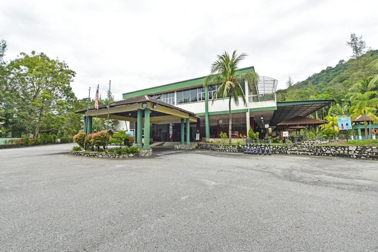 Oyo Home 90700 Teluk Batik Holiday Apartment Kampong Telok Batu Экстерьер фото