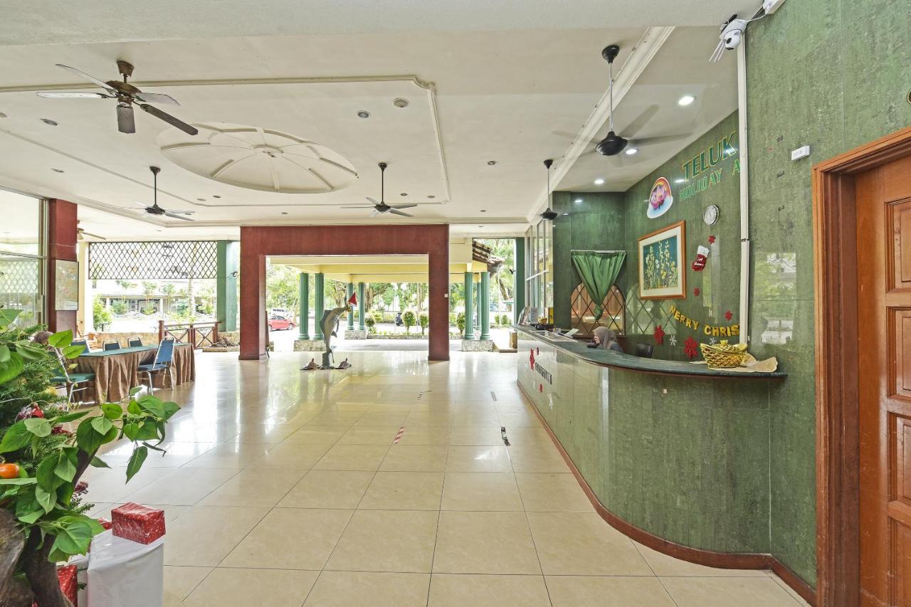 Oyo Home 90700 Teluk Batik Holiday Apartment Kampong Telok Batu Экстерьер фото