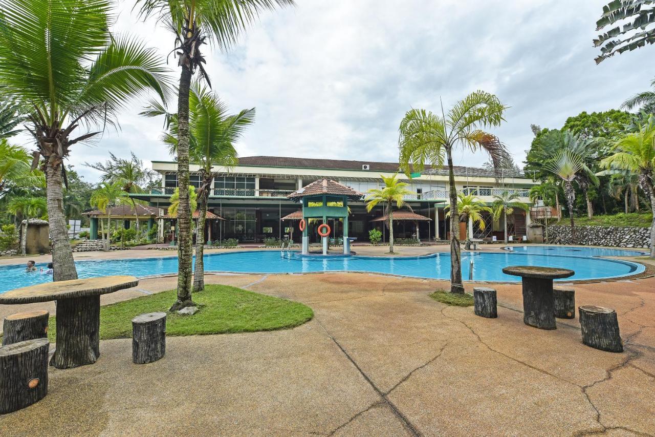 Oyo Home 90700 Teluk Batik Holiday Apartment Kampong Telok Batu Экстерьер фото